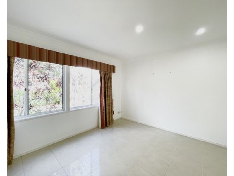5 Lindfield Circuit, Robertson QLD 4109