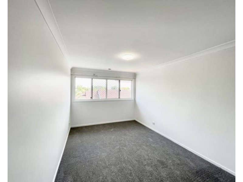 5 Lindfield Circuit, Robertson QLD 4109