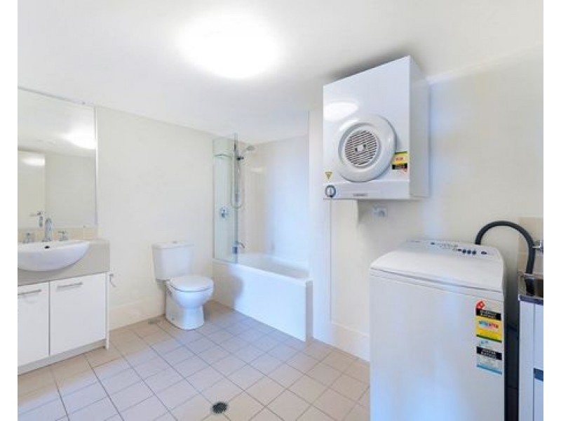 2502/111 Lindfield road,, Helensvale QLD 4212