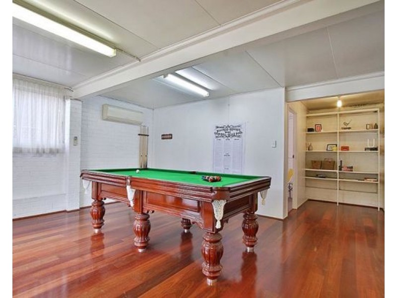 10 Chiniala St, Mansfield QLD 4122