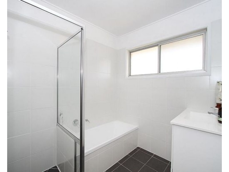 10 Chiniala St, Mansfield QLD 4122