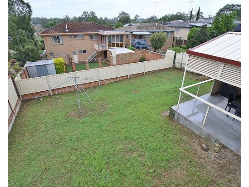 10 Chiniala St, Mansfield QLD 4122