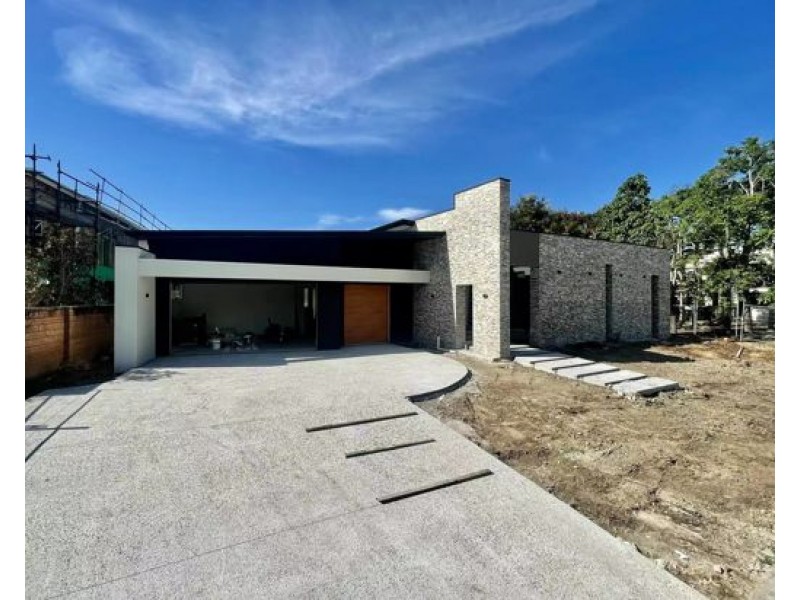 8443 Magnolia Drive, Hope Island QLD 4212