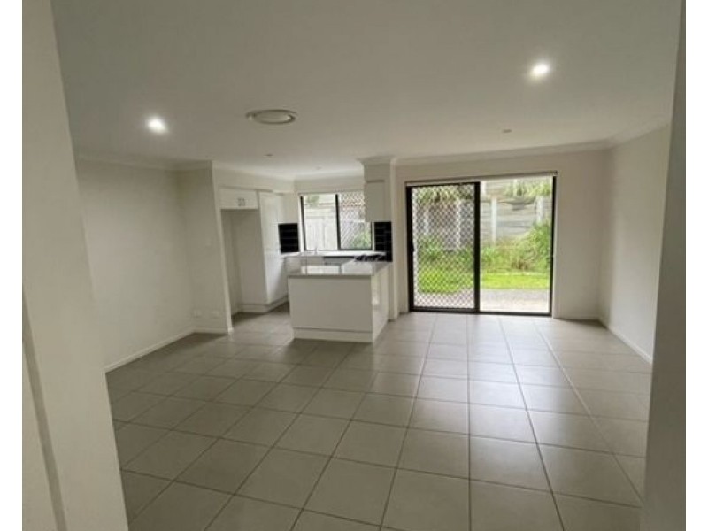 7 20 Kianawah Road South, Manly West QLD 4179