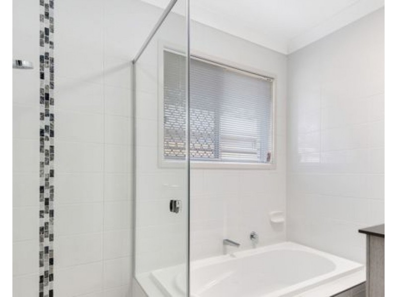 19 Bilson Street, Pallara QLD 4110