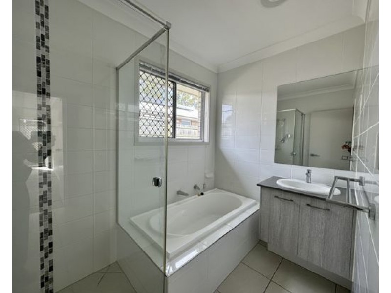 19 Bilson Street, Pallara QLD 4110