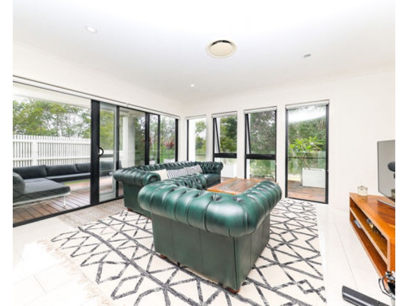 63 Easthill Dr, Robina QLD 4226