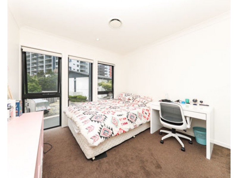 63 Easthill Dr, Robina QLD 4226