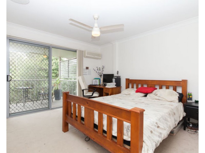 34-42 University Drive, Meadowbrook QLD 4131