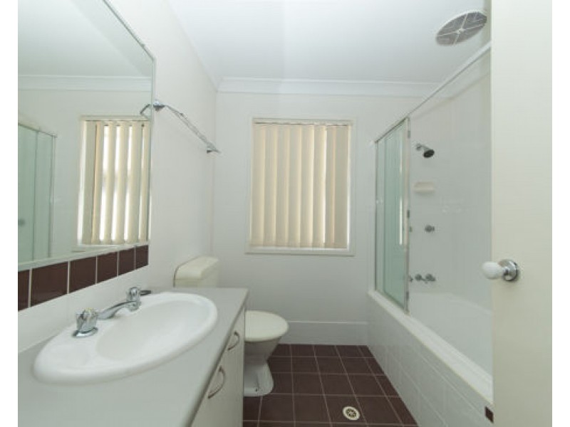 34-42 University Drive, Meadowbrook QLD 4131