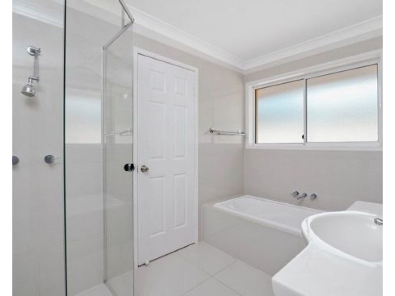 94 MONTEREY KEYS DRIVE, Helensvale QLD 4212