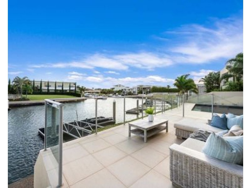 5 ROYAL ALBERT CRESCENT, Sovereign Islands QLD 4216