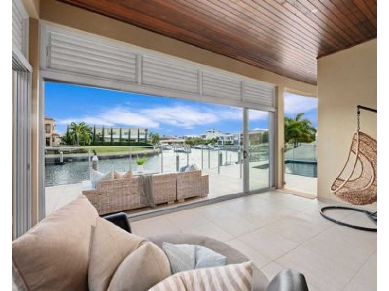 5 ROYAL ALBERT CRESCENT, Sovereign Islands QLD 4216