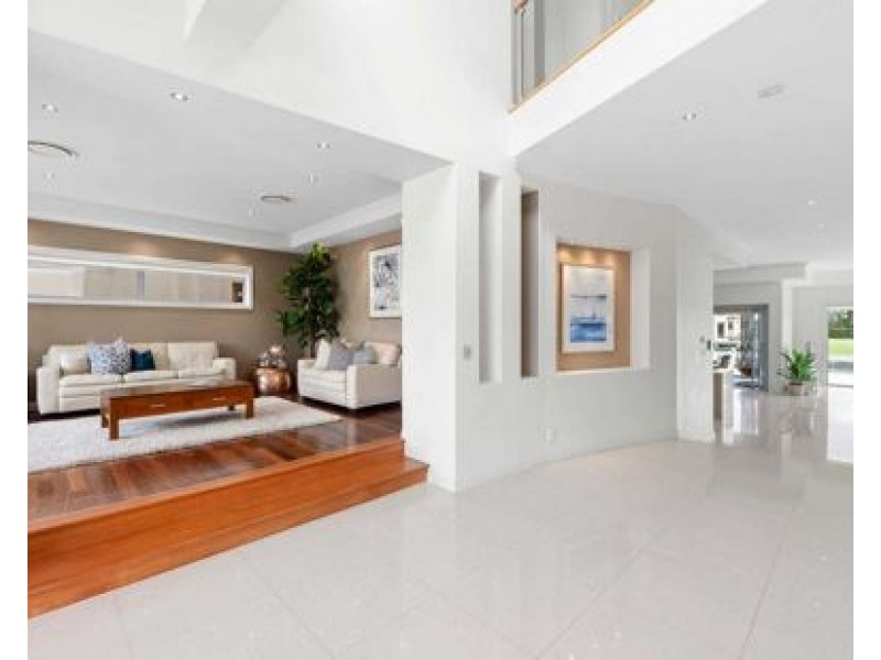 5 ROYAL ALBERT CRESCENT, Sovereign Islands QLD 4216