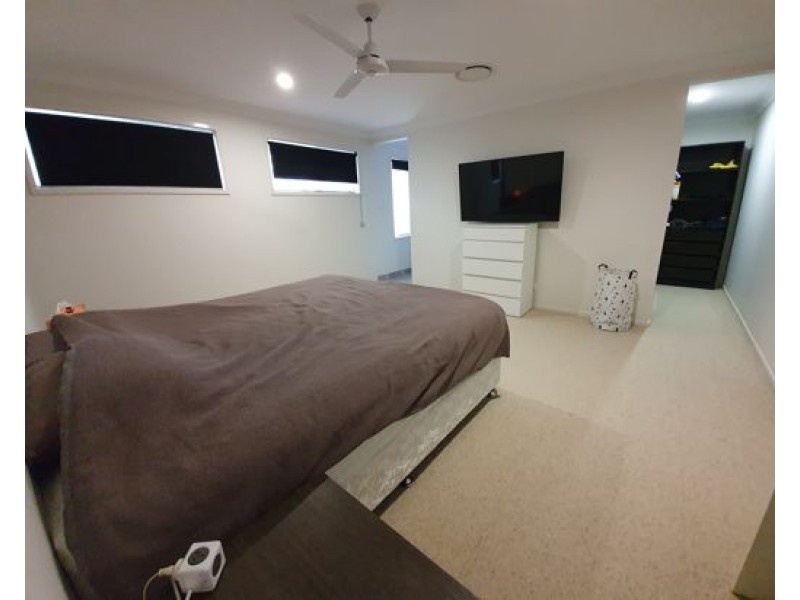 132 Ridgevale Blvd, Holmview QLD 4207