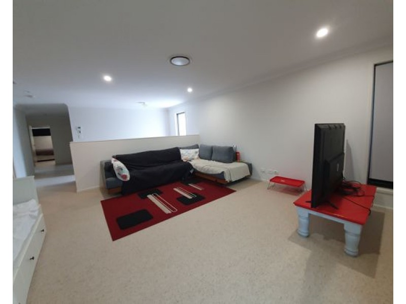 132 Ridgevale Blvd, Holmview QLD 4207