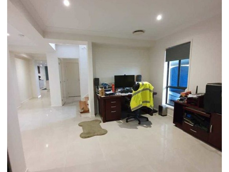 132 Ridgevale Blvd, Holmview QLD 4207