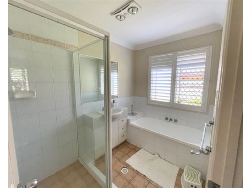 62 COORA ST, Wishart QLD 4122