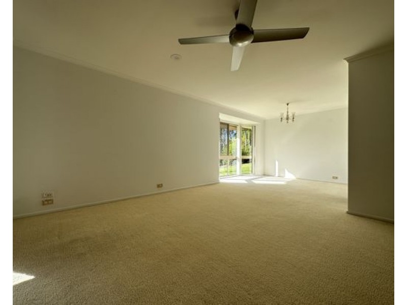 11 Ben Hogan Crescent, Parkwood QLD 4214