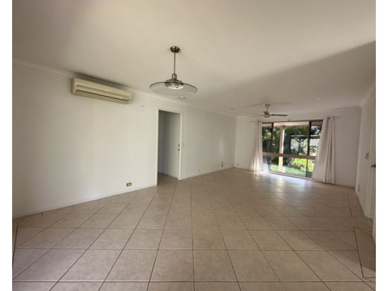 11 Ben Hogan Crescent, Parkwood QLD 4214