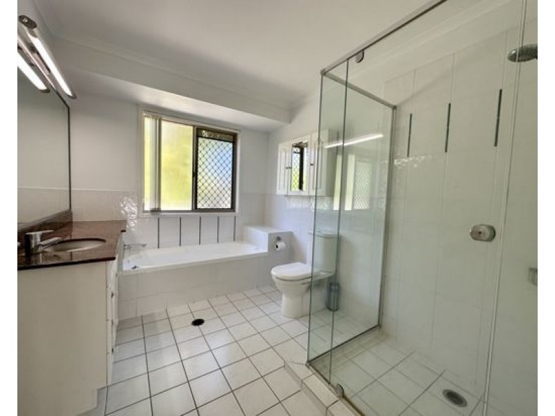 11 Ben Hogan Crescent, Parkwood QLD 4214