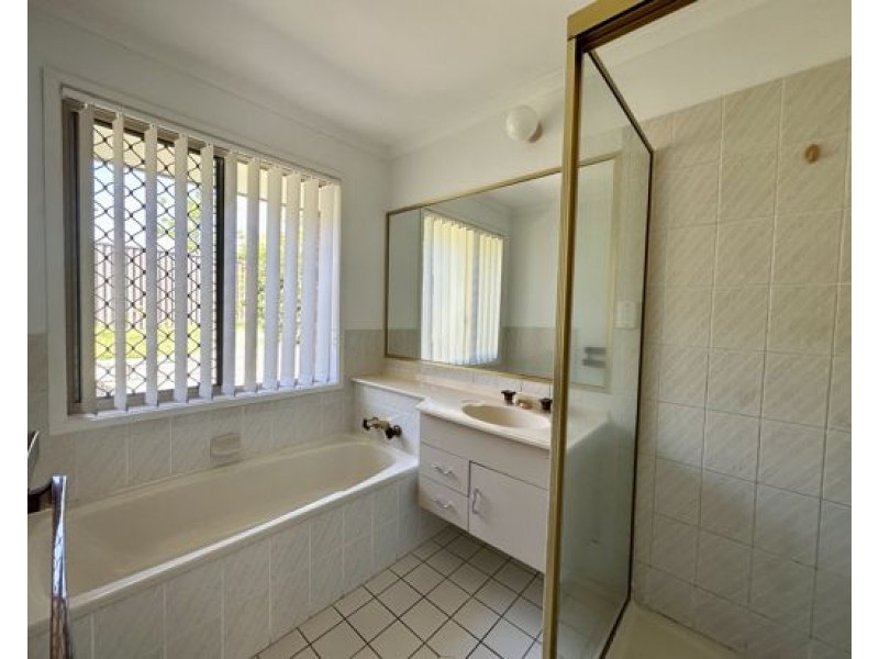 11 Ben Hogan Crescent, Parkwood QLD 4214