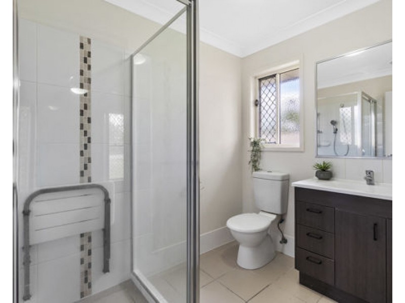 1 Chrysanthus Street, Crestmead QLD 4132