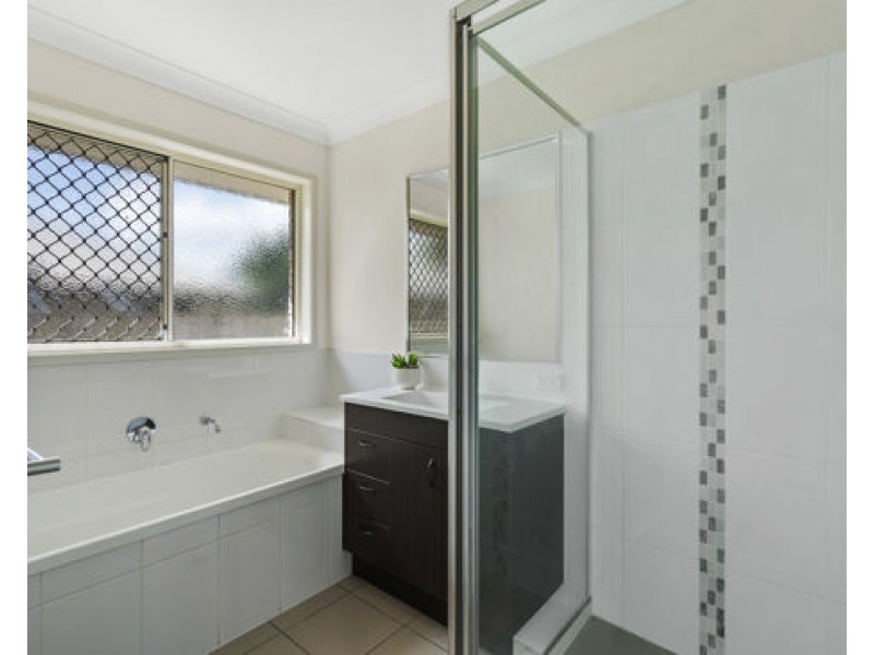 1 Chrysanthus Street, Crestmead QLD 4132