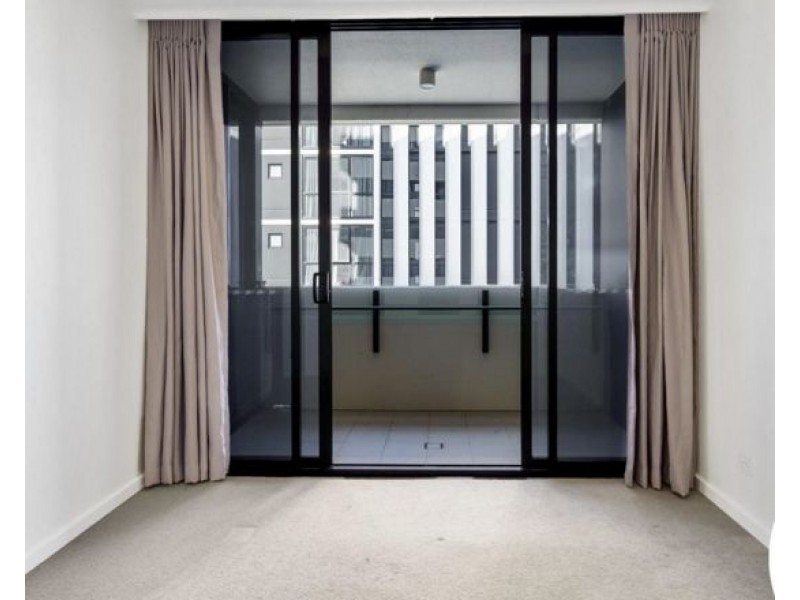 710/17 Deshon Street, Woolloongabba QLD 4102