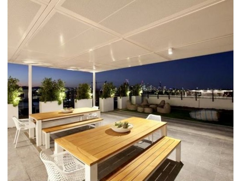 710/17 Deshon Street, Woolloongabba QLD 4102