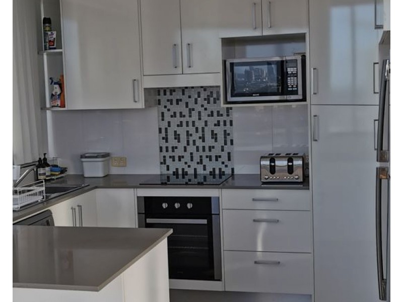 039 2890 Gold Coast Highway, Surfers Paradise QLD 4217