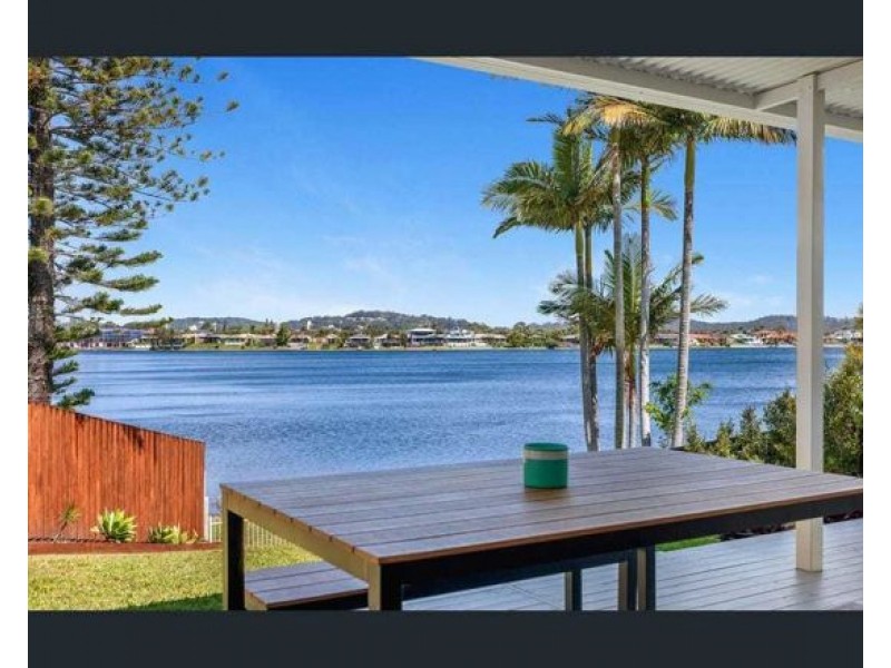 93 Cassowary Drive, Burleigh Waters QLD 4220