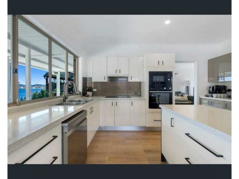 93 Cassowary Drive, Burleigh Waters QLD 4220