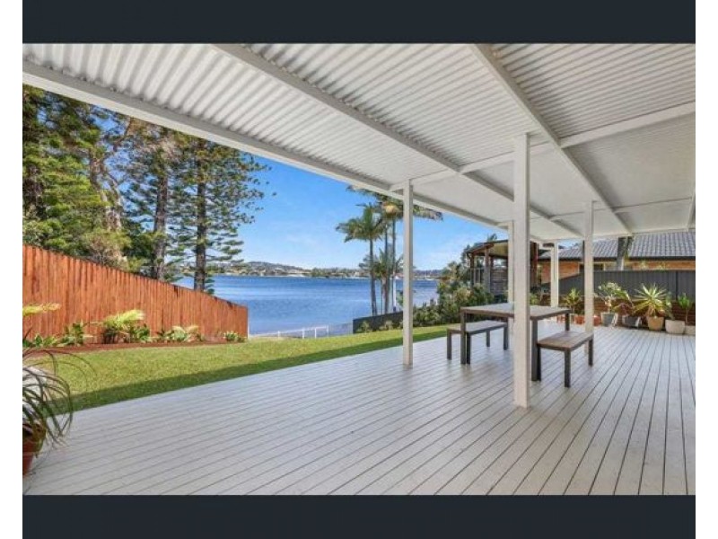 93 Cassowary Drive, Burleigh Waters QLD 4220
