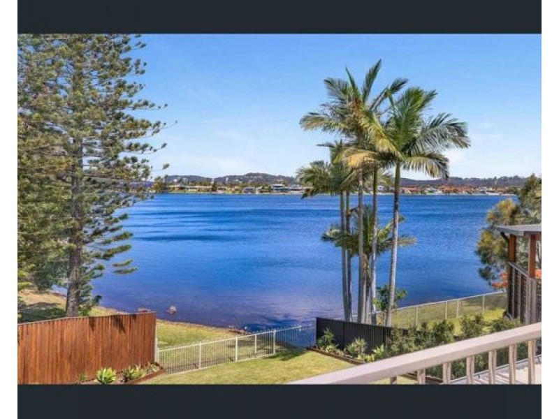 93 Cassowary Drive, Burleigh Waters QLD 4220