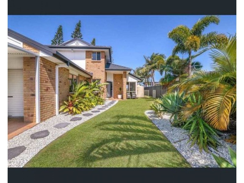 93 Cassowary Drive, Burleigh Waters QLD 4220