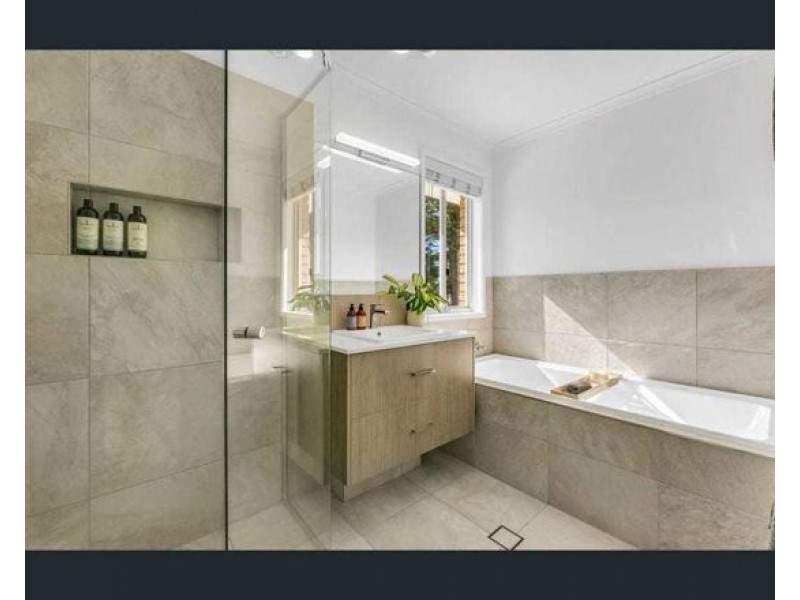 93 Cassowary Drive, Burleigh Waters QLD 4220