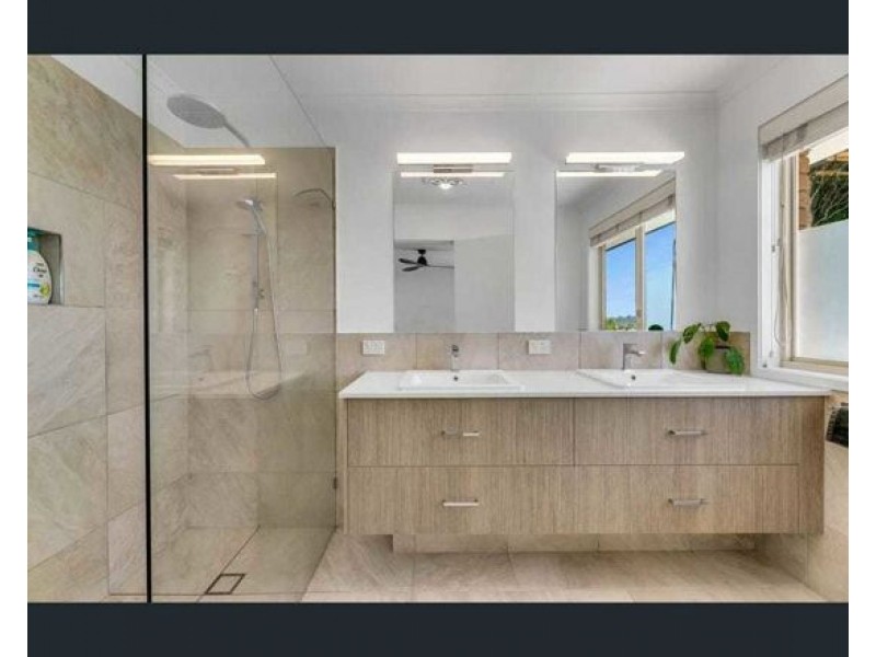 93 Cassowary Drive, Burleigh Waters QLD 4220