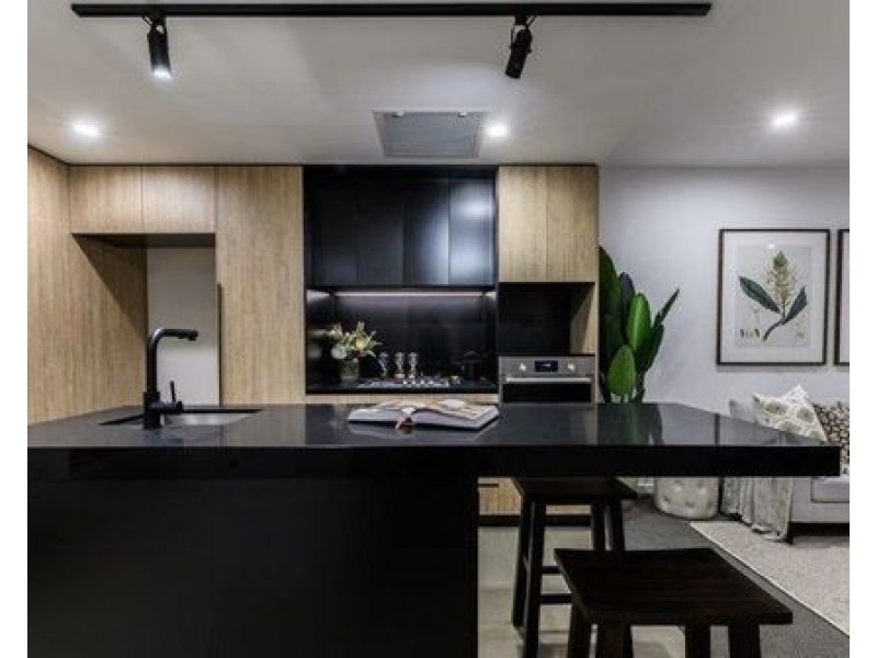 604/19 Deshon Street, Woolloongabba QLD 4102