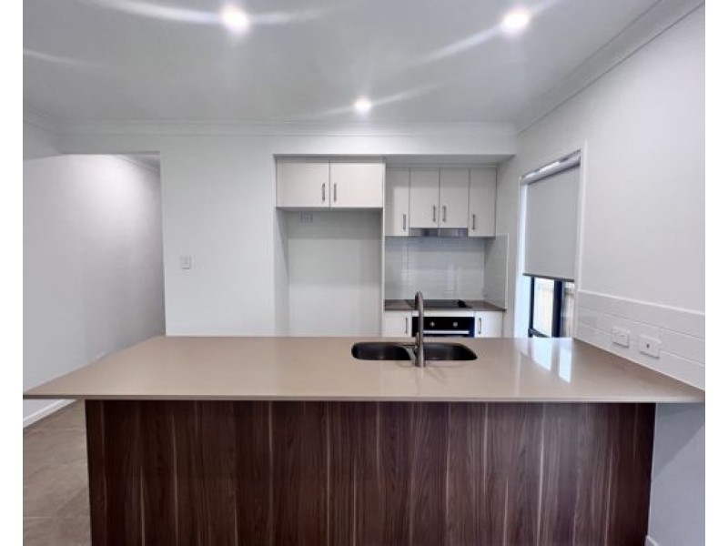9B Claireview Street, Logan Reserve QLD 4133