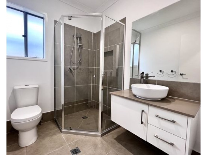 9B Claireview Street, Logan Reserve QLD 4133
