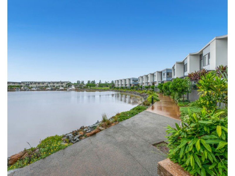 17 Park Lane, Hope Island QLD 4212