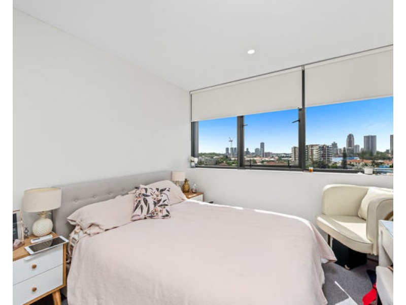 504/266 Stanhill Drive, Chevron Island QLD 4217