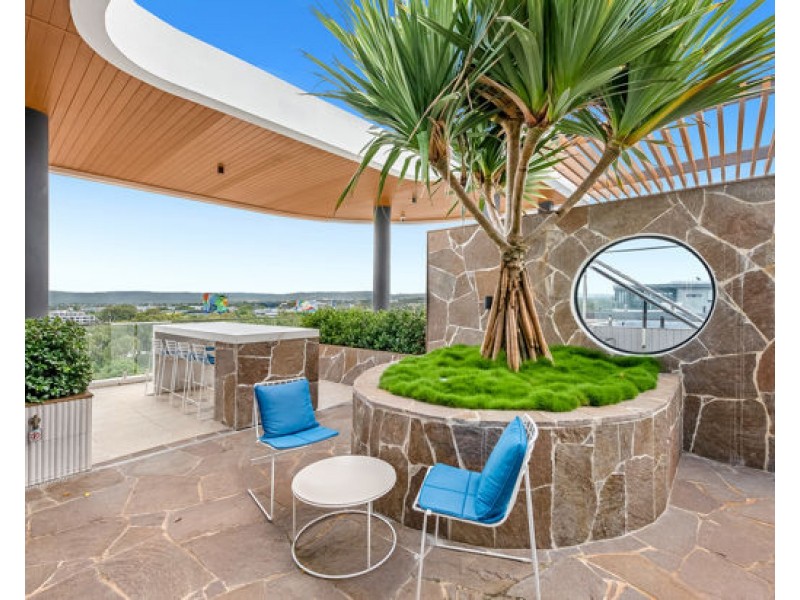 504/266 Stanhill Drive, Chevron Island QLD 4217