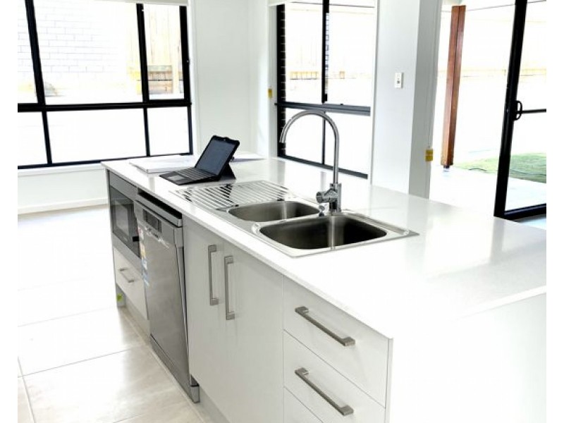 9 Viewpoint Street, Pallara QLD 4110