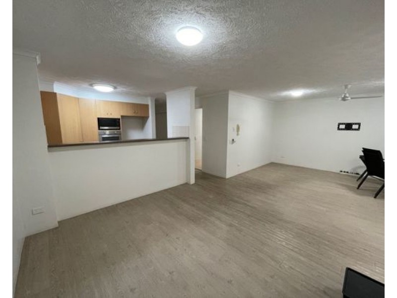 6/20 Sykes Court, Southport QLD 4215