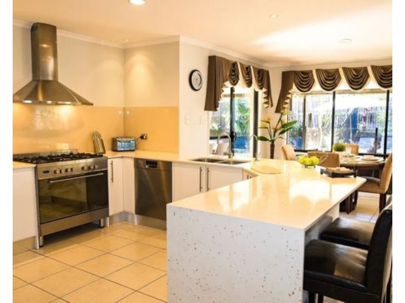 2 Wyperfield Court, North Lakes QLD 4509