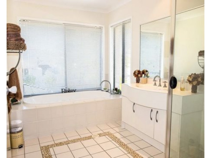 2 Wyperfield Court, North Lakes QLD 4509
