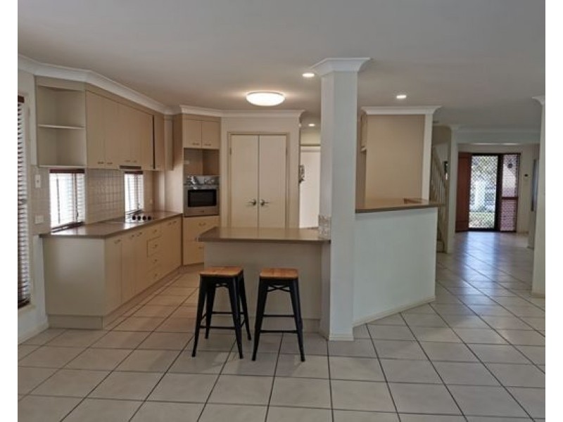 29 The Parkway, Stretton QLD 4116