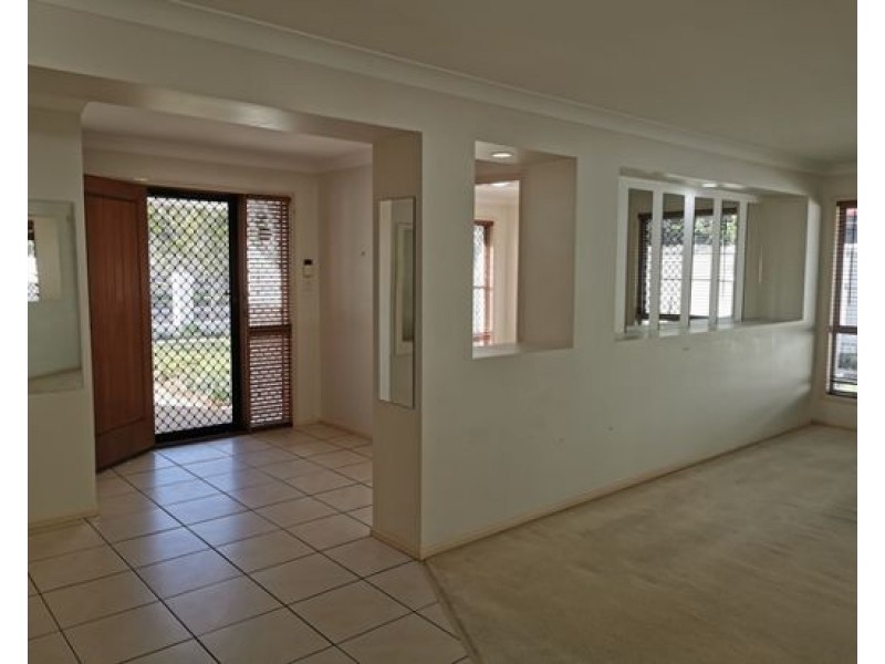 29 The Parkway, Stretton QLD 4116